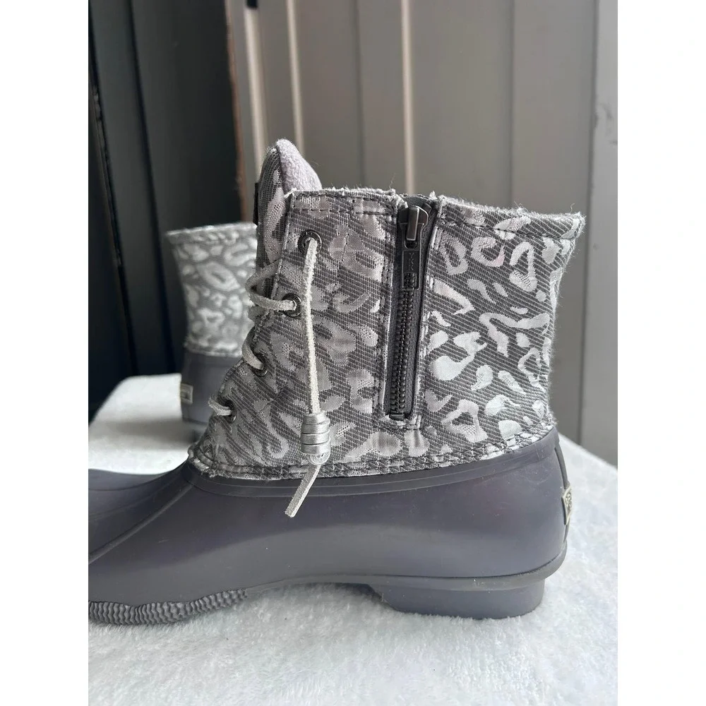 Sperry Saltwater Duck Boots Womens 12 Grey Metallic Leopard Excellent Waterproof